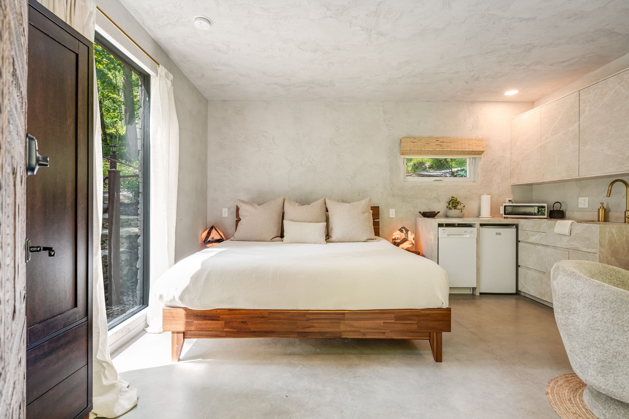 Moroccan-inspired stucco details